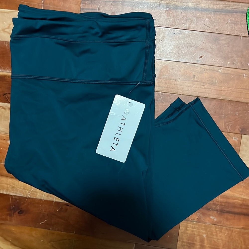 Athleta  plus size crop capris